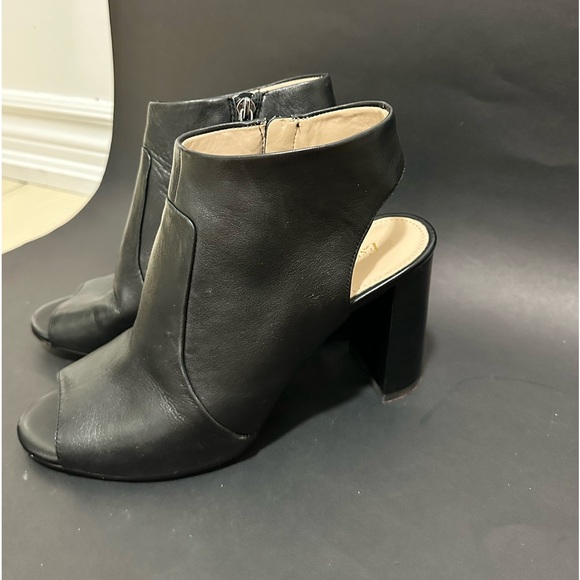 Leather heals - Picture 3 of 8